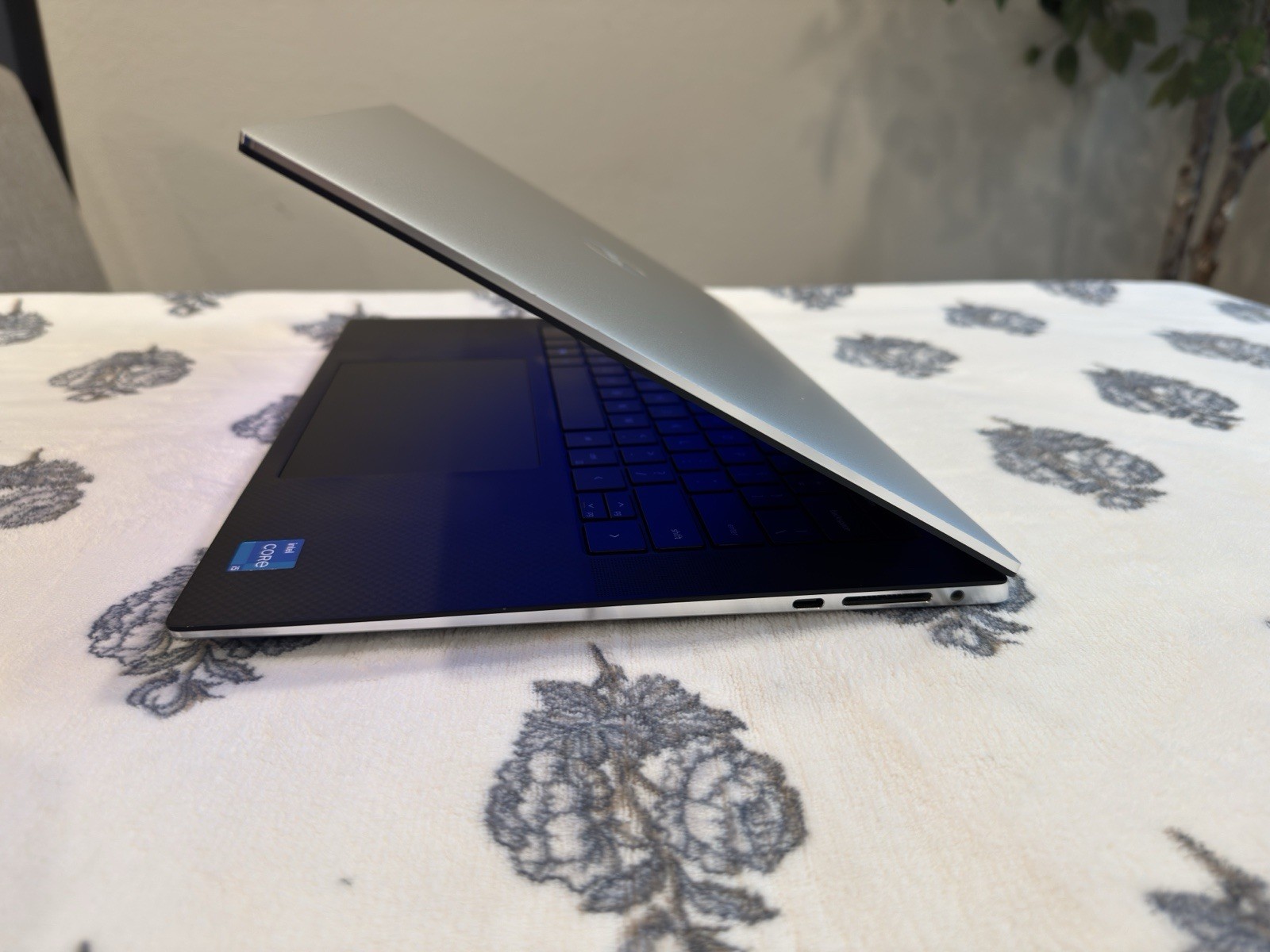Dell XPS 15 9510 Silver FHD+ i5-11400H 2.70GHz 8GB RAM 512GB SSD Silver
