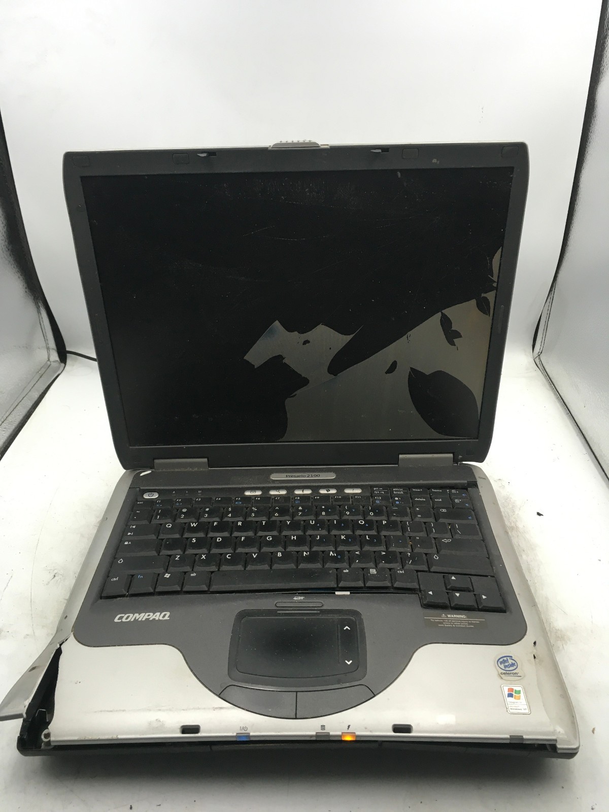 HP PRESARIO 2100 -FOR PARTS/DAMAGED CASE- INTEL PENTIUM 4 – 256MB RAM -READ- BB