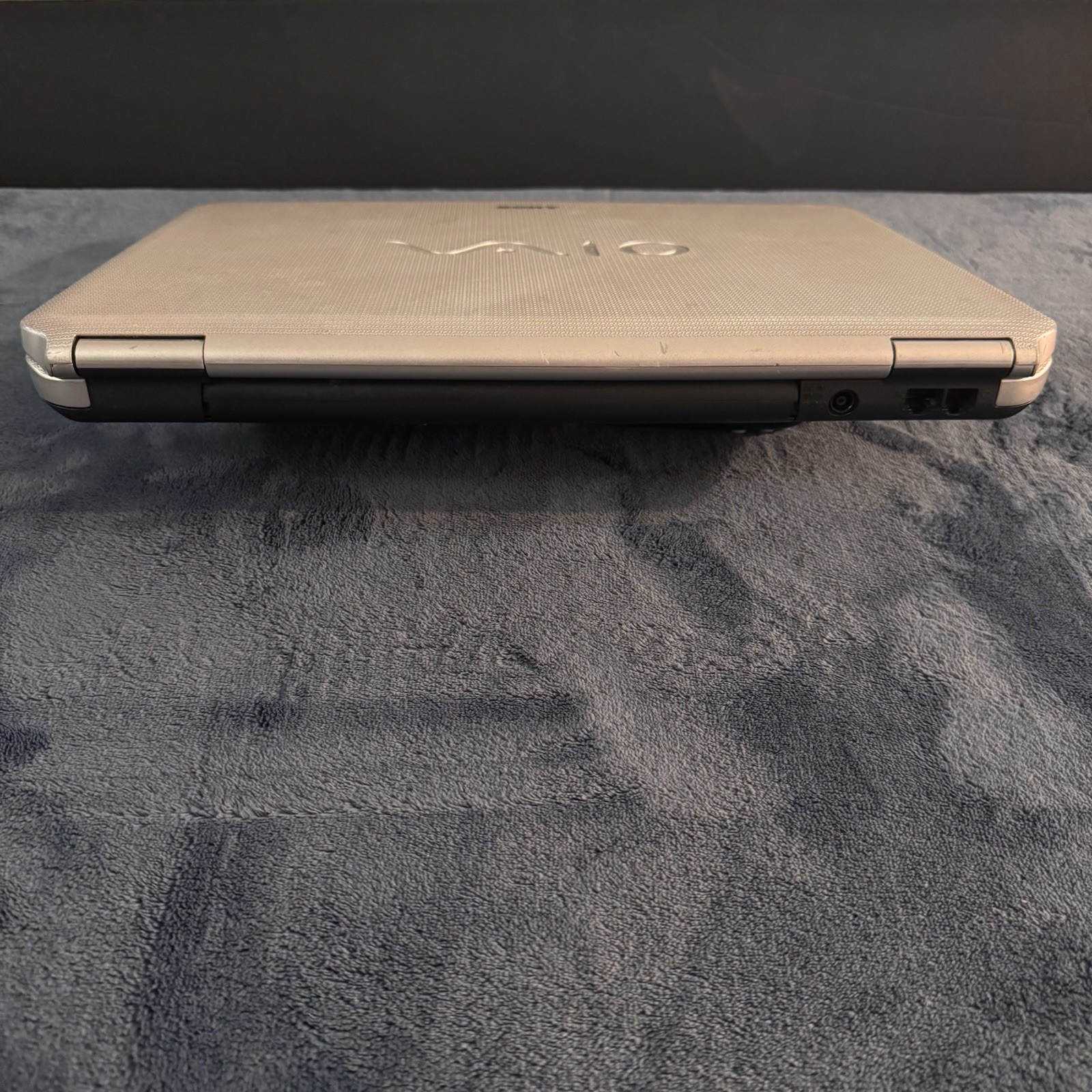 Sony VAIO PCG-7184L 15.6″ Laptop W/ Charger For Parts & Repair