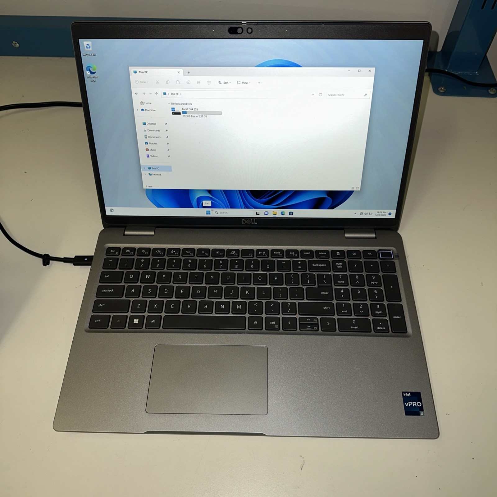Dell Latitude 5540 15.6″ i7-1365U 16GB DDR4 256GB SSD Windows 11 Home in Gray