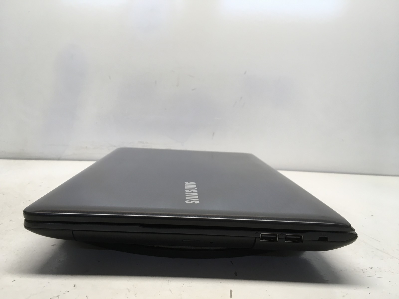 Samsung NP270E5J Intel i5 4th gen No RAM NO HDD No Batt