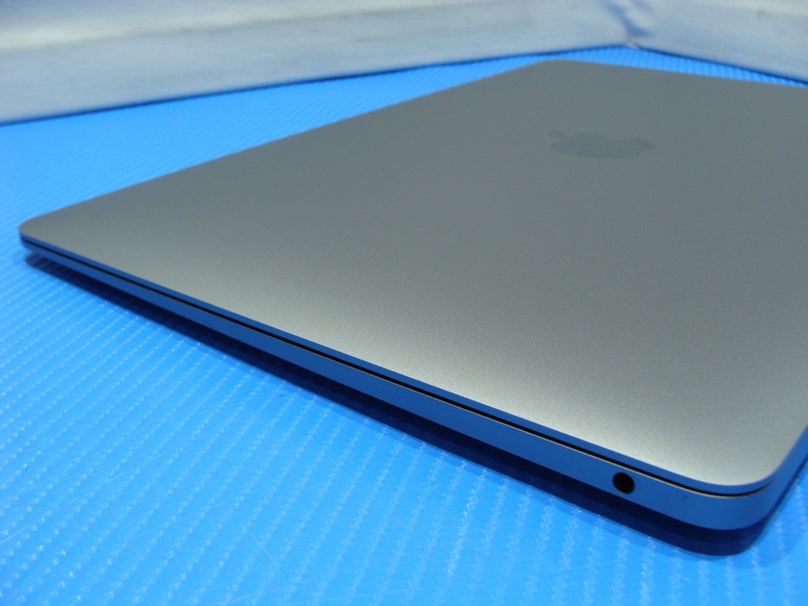Apple MacBook Air A2337 13.3″ M1 2020 8CPU/7GPU 8GB 256GB OS Sequoia space gray