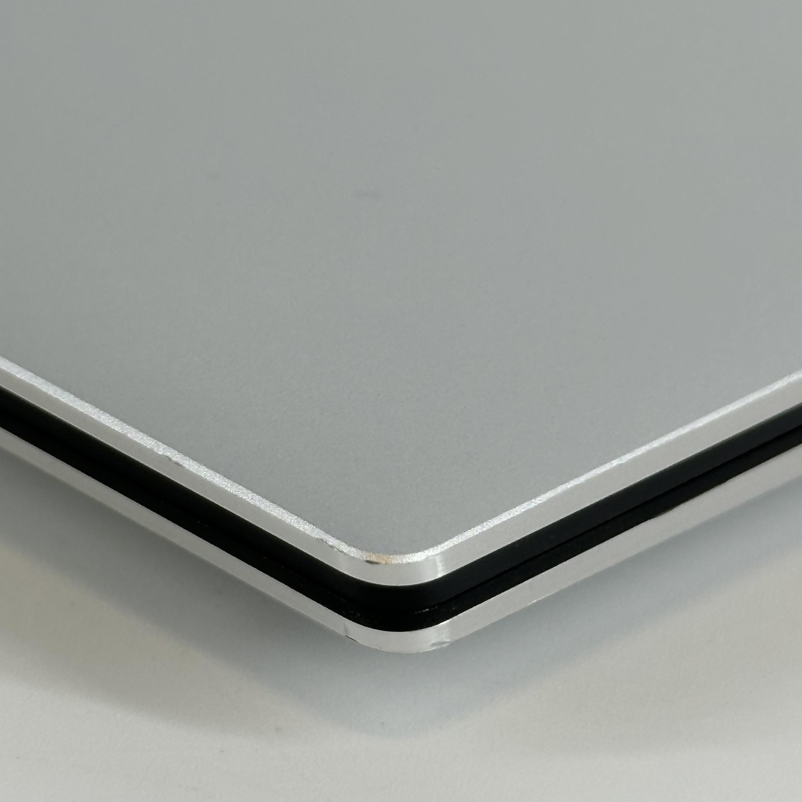 Dell XPS 15 9530 TOUCH 3.5K 2.6 GHz i9-13900H 32GB 1TB SSD RTX 4060 Very Good