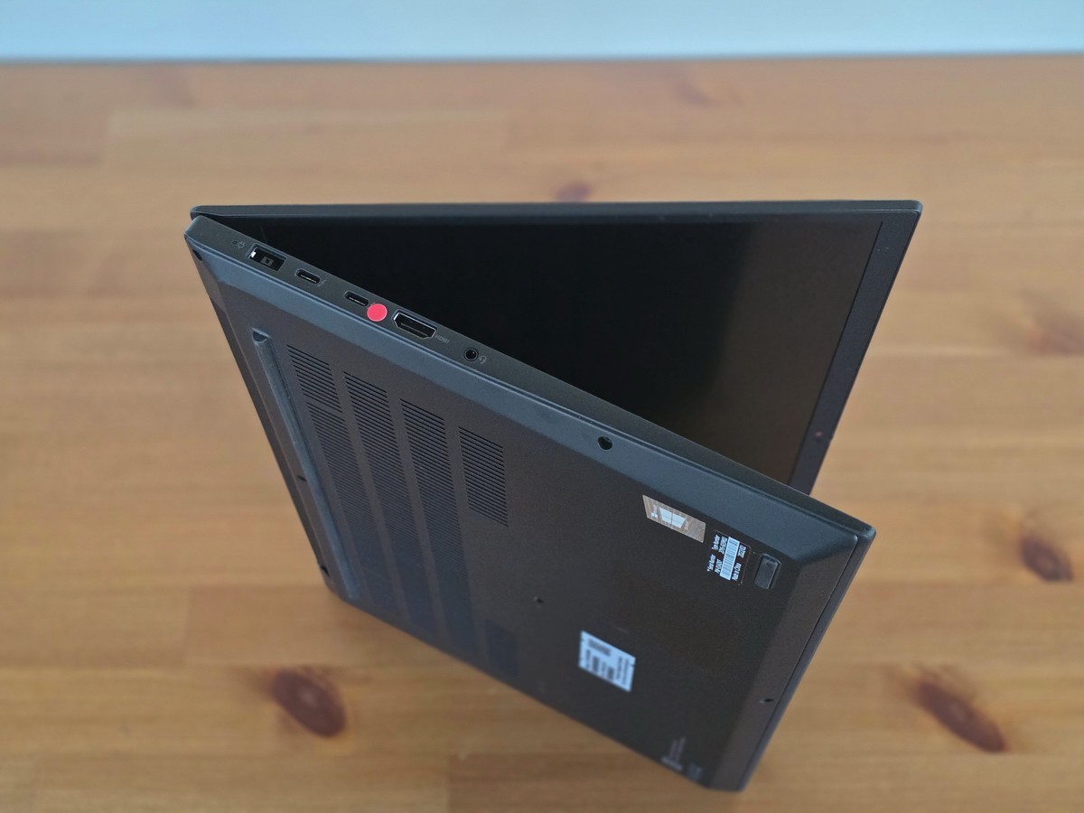 Lenovo ThinkPad X1 Extreme Gen 4 i7-11850H 16″ 4K 3840×2400 32GB NVIDIA RTX 3050