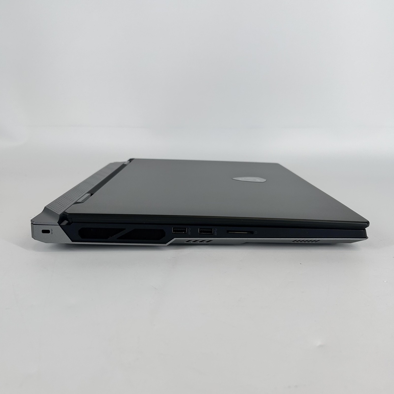 MSI Titan 18 HX UHD+ 2.2 GHz i9-14900HX 64GB 4TB RTX 4090 BOARD-CASE MISMATCH