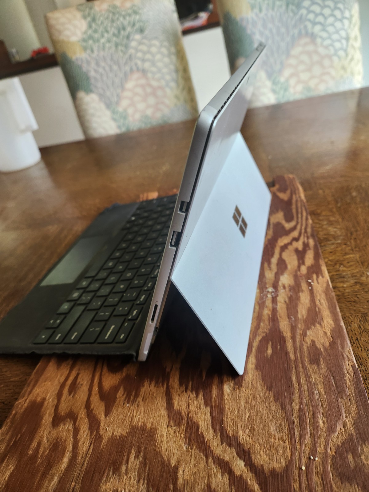 Microsoft Surface Pro 6 12.3″ | i5-8250U 1.60GHz 8GB RAM 128GB SSD | WIN 11 PRO