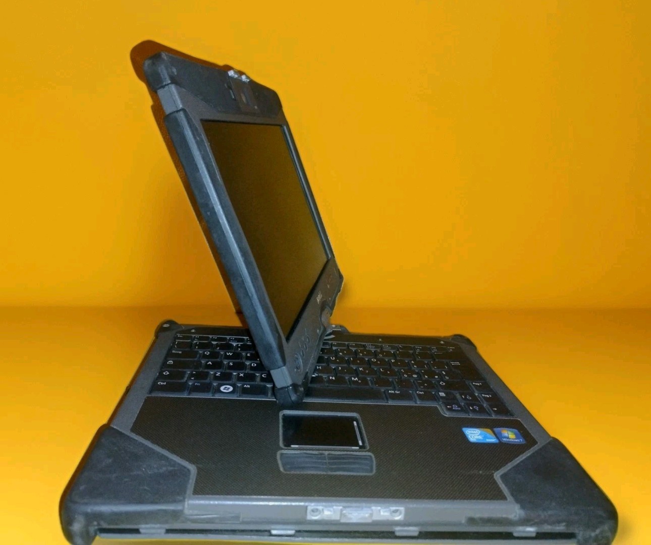 DELL LATITUDE XT2 XFR Touch Notebook Laptop Rugged Tablet Working Sold as spare