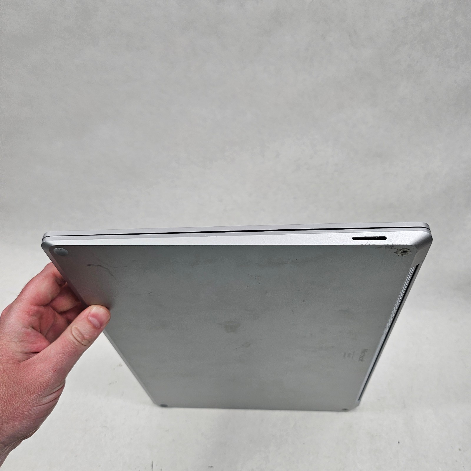 Microsoft Surface Laptop 3 1873 15″ Touch Ryzen 5 8GB RAM 256GB SSD – Cracked