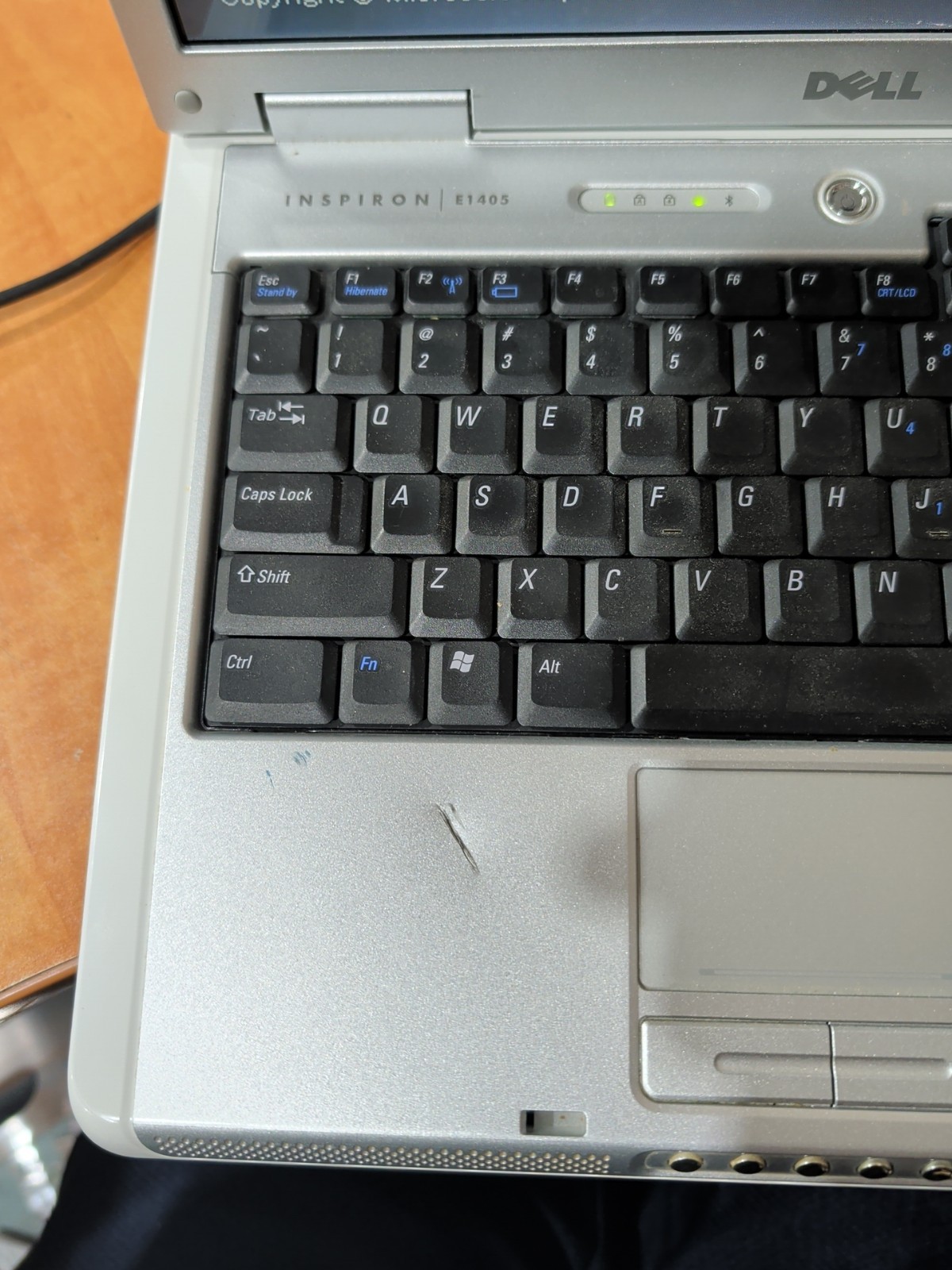 Dell Inspiron E1405 2 GB Ram, 80 GB HDD, 1.6 Ghz C2D Windows XP W/Charger