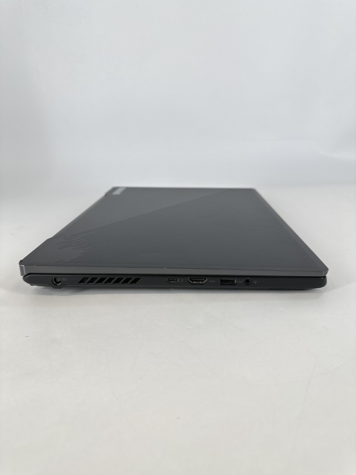 Asus ROG Zephyrus M16 GU604 240Hz QHD+ 2.6GHz i9-13900H 16GB 1TB SSD RTX 4070