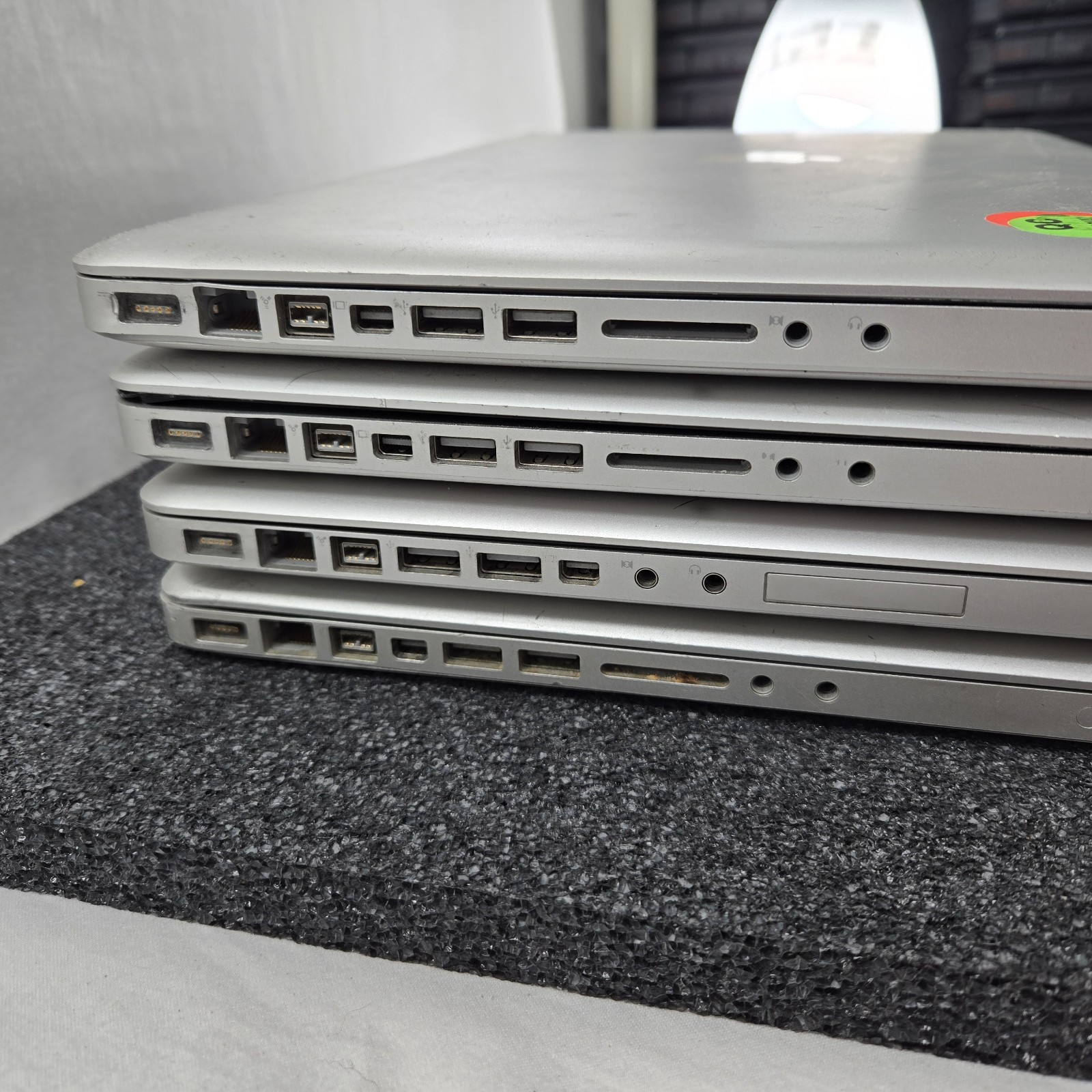 Lot of (4) Apple MacBook Pro A1286 Core 2 Duo – Mixed condition — PARTS
