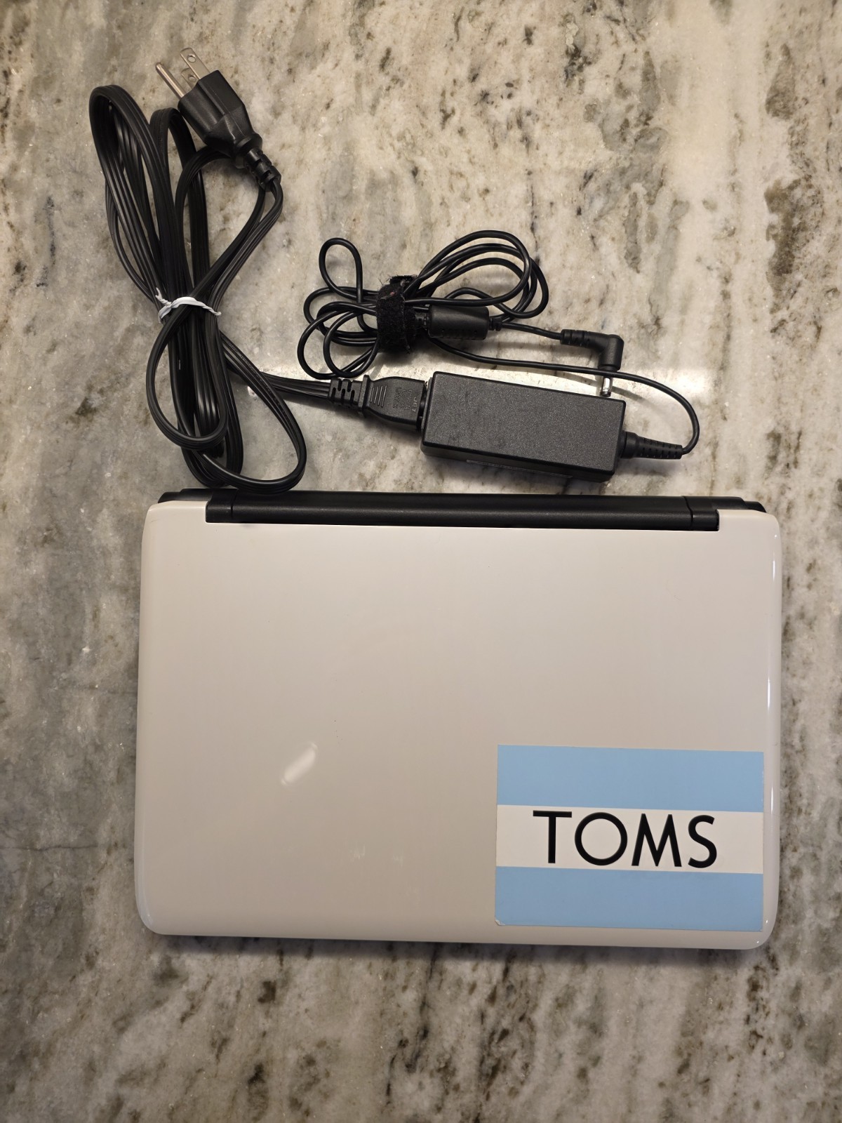Acer Aspire One A0751h CPU 2520 10.1″ Netbook Intel Z52O 1.33GHz Boots – NO HDD