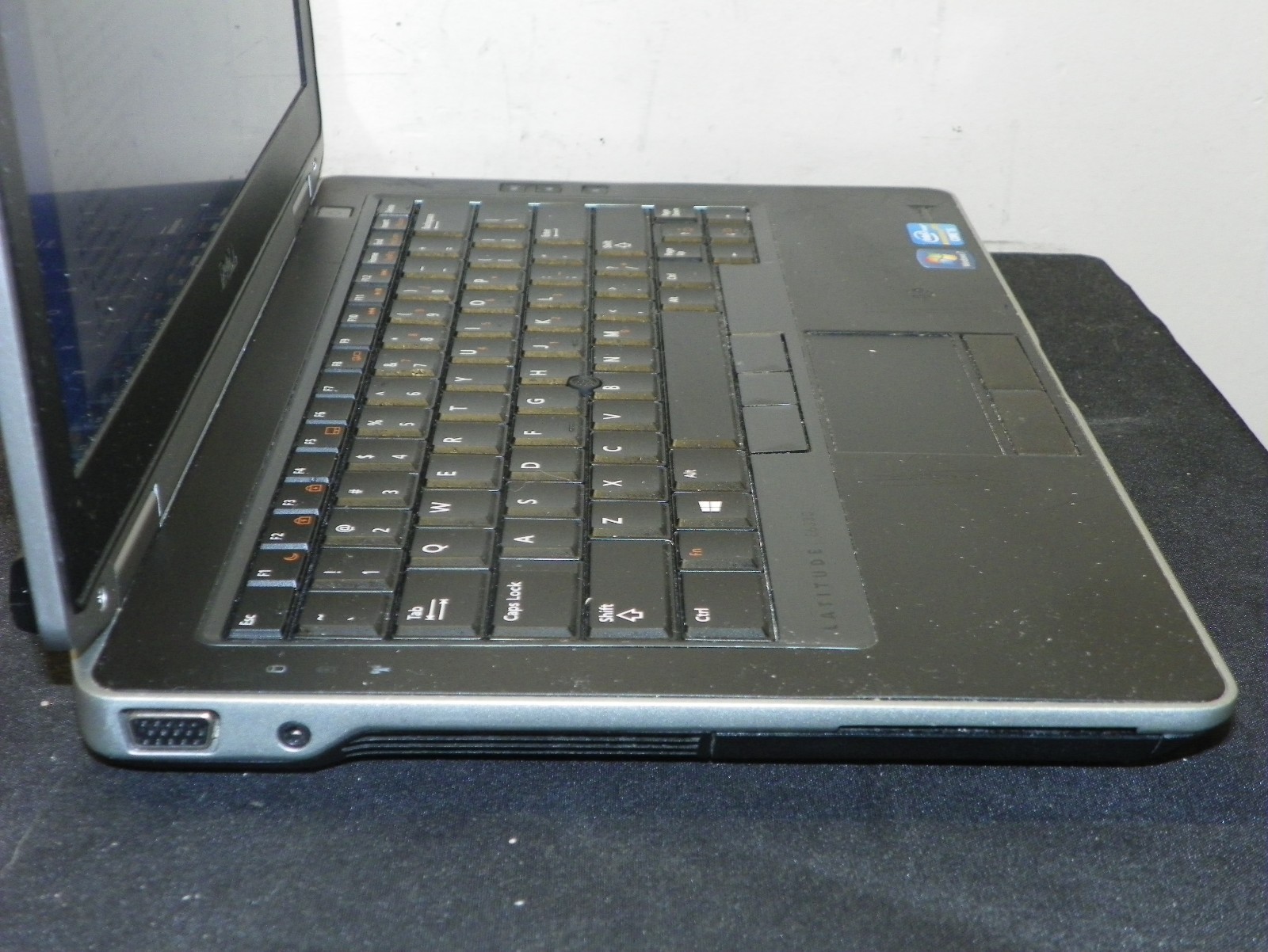 Dell Latitude E6330 13.3 Inch Windows 7 Pro Laptop – i5/WiFi/VGA/HDMI/LAN