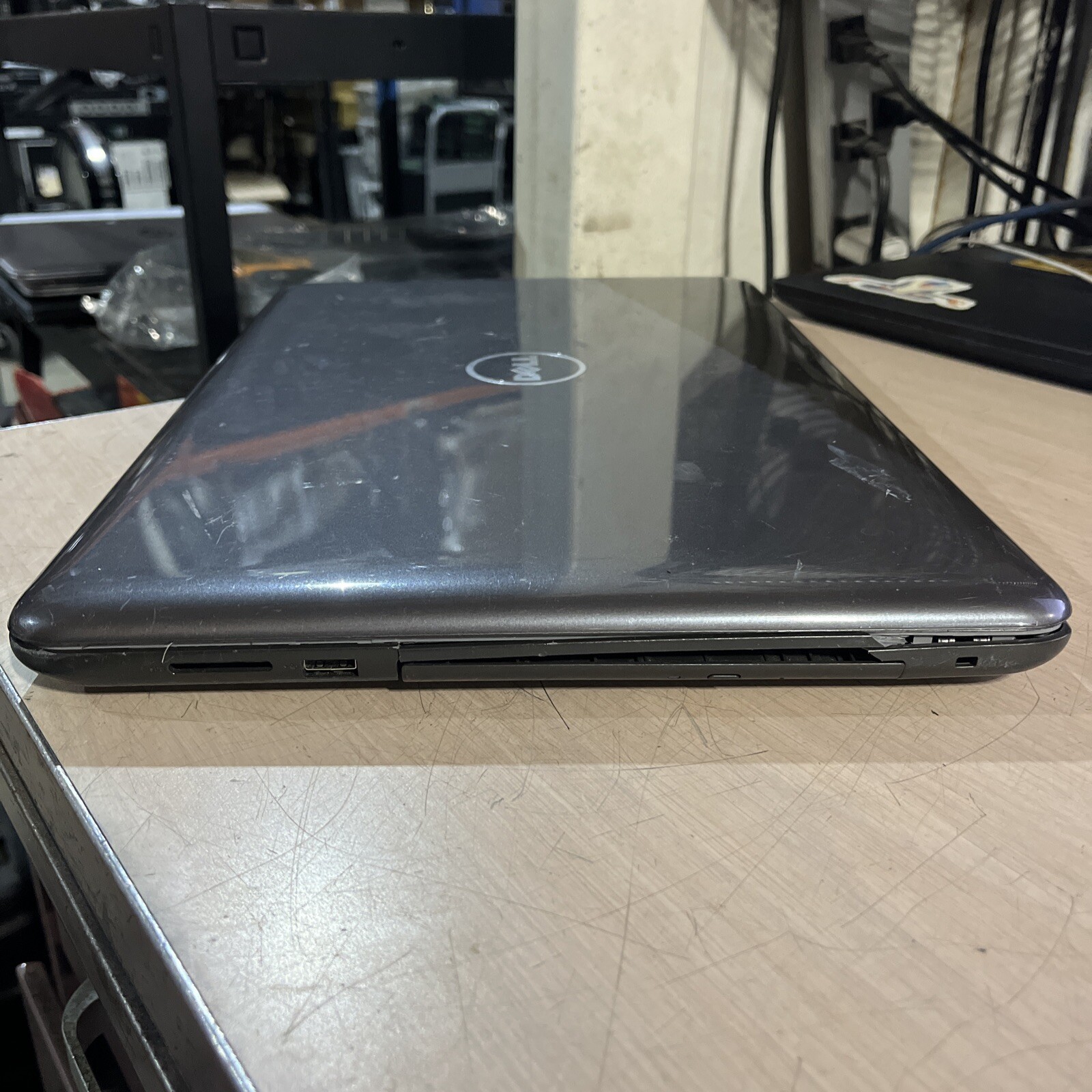 DELL INSPIRON 17 5000 SERIES INTEL CORE I5 7TH GEN 8GB RAM NO HD