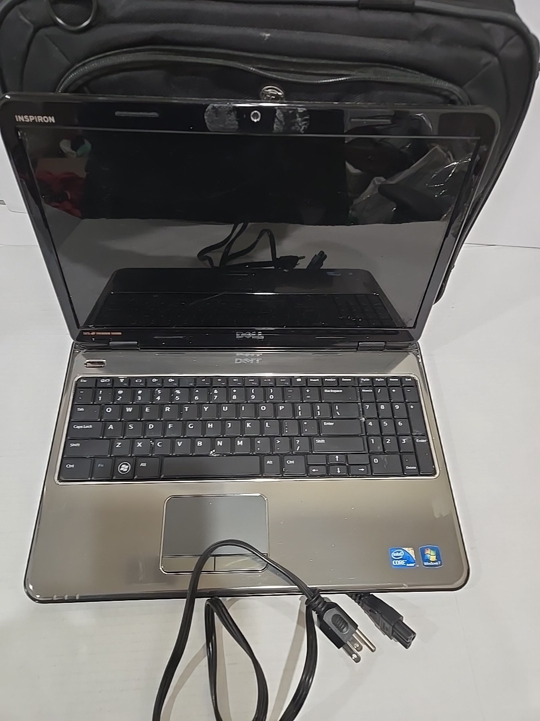 Dell Inspiron N5010 Intel Core i3-380M 2.53GHz 4GB RAM With Cord And Case