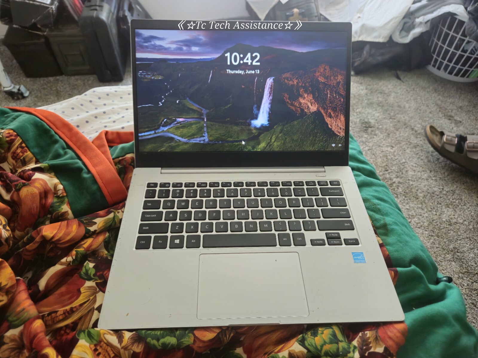 Samsung Samsung Galaxy Book Go NP340XLA-KA1US 14″ Snapdragon 7c Gen 2 2.5GHz 8GB