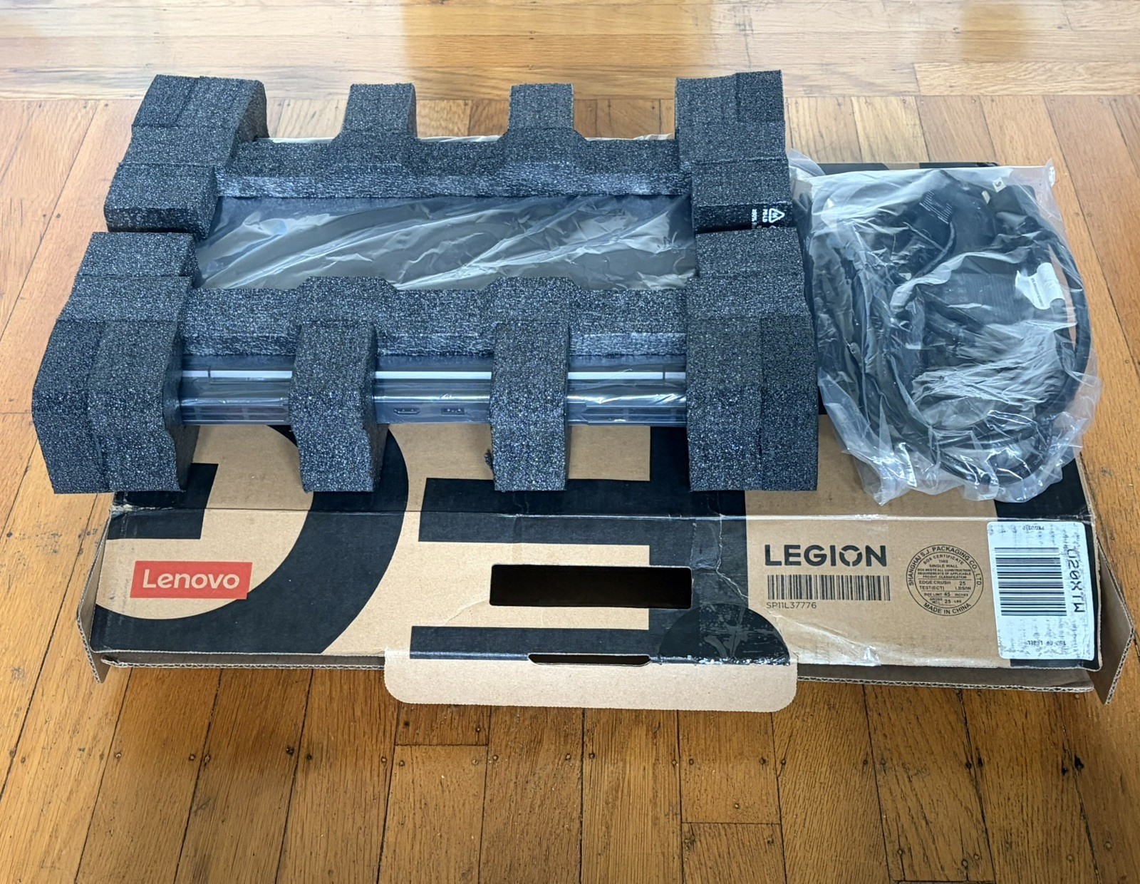 Lenovo Legion Pro 5 Gaming RTX 4070 i7-13700HX 16GB 1TB SSD 92% Batt 240HZ