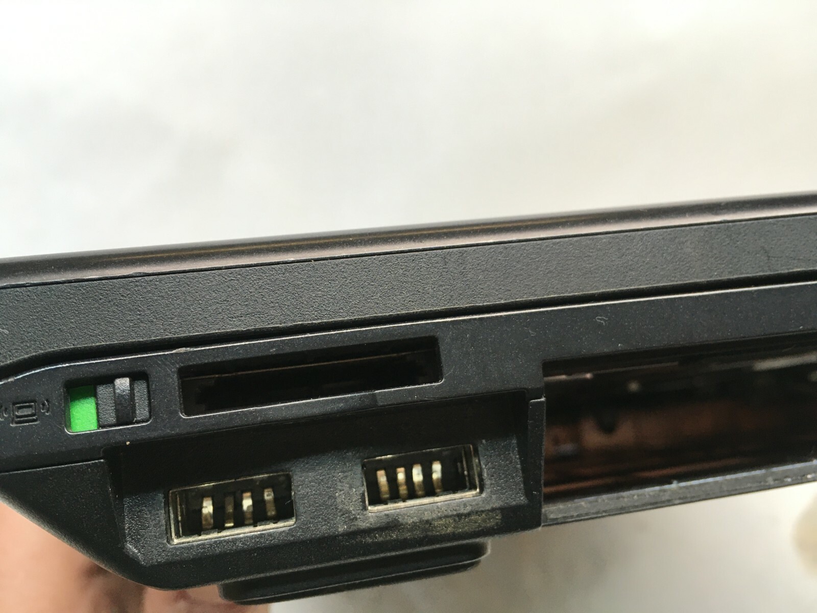 Lenovo ThinkPad L412 Core i3 Laptop For Parts Boots No Keyboard/HDD/DVD/Batt JR