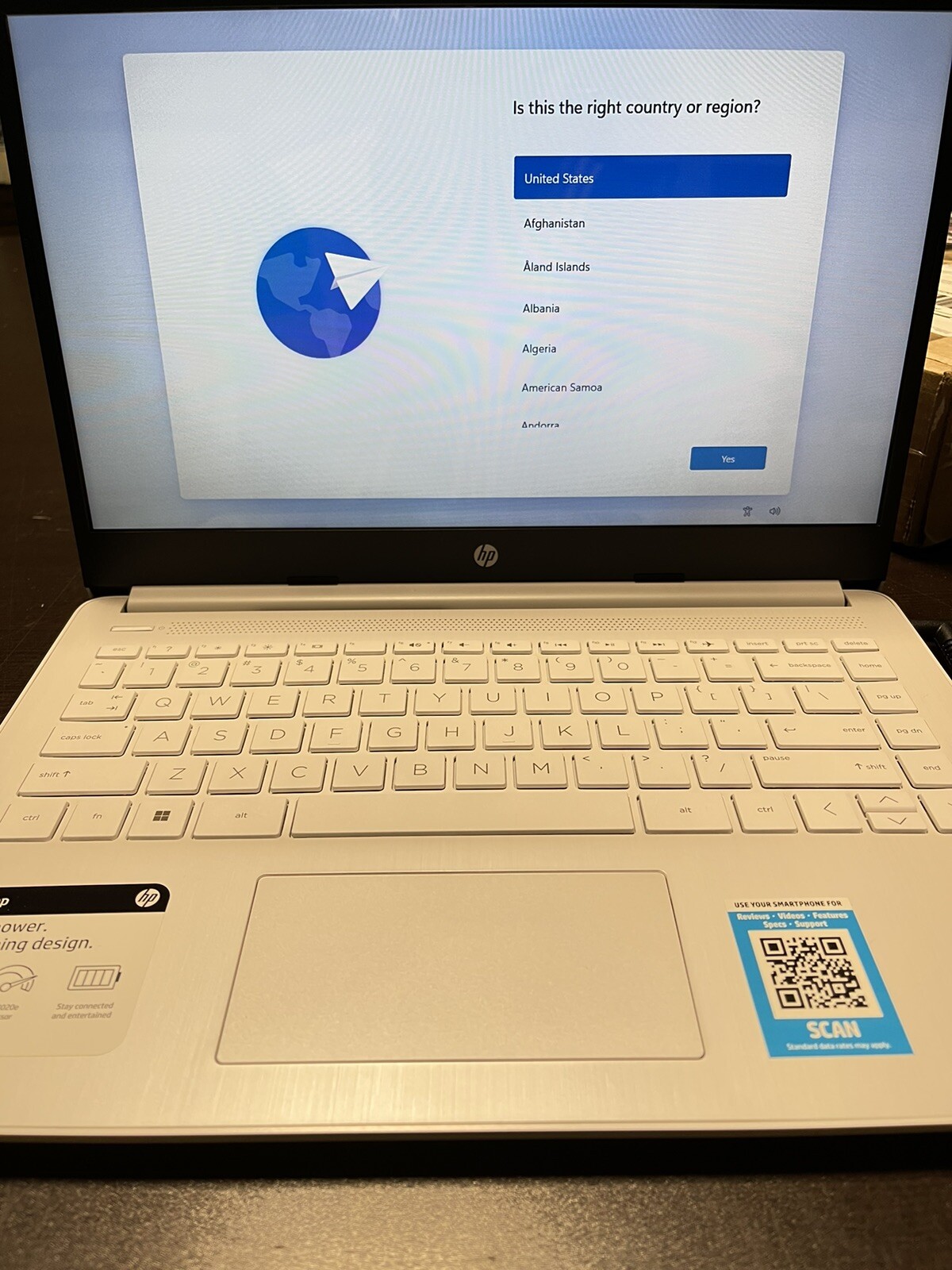 HP 14 inch (64 GB, AMD 3020e, 4GB) Laptop – White – 14-fq0070nr *OPEN BOX