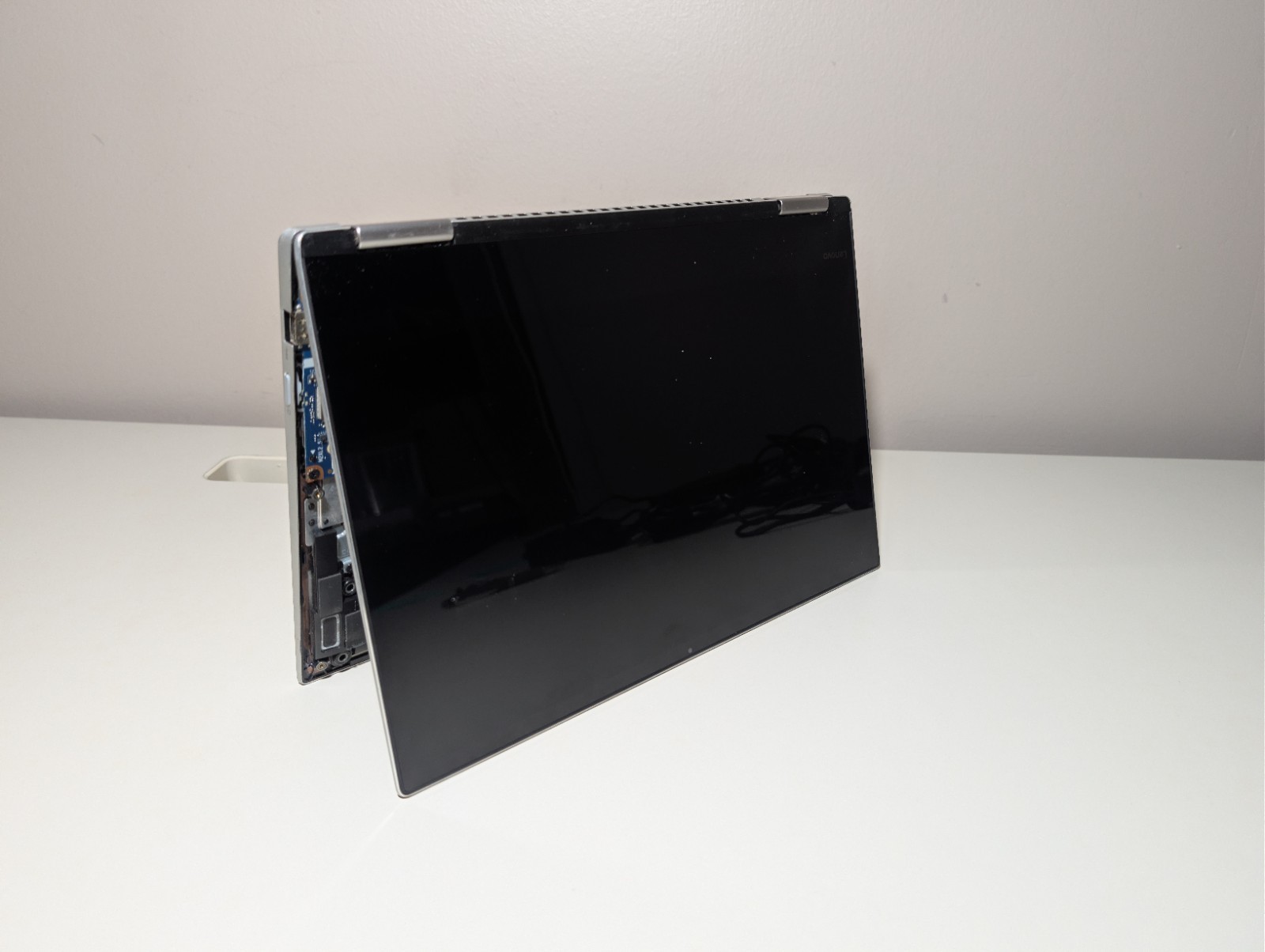 LENOVO YOGA 720-13IKB 2-in-1 Touchscreen | i5-8250U 8GB RAM | FHD Backlit FPS