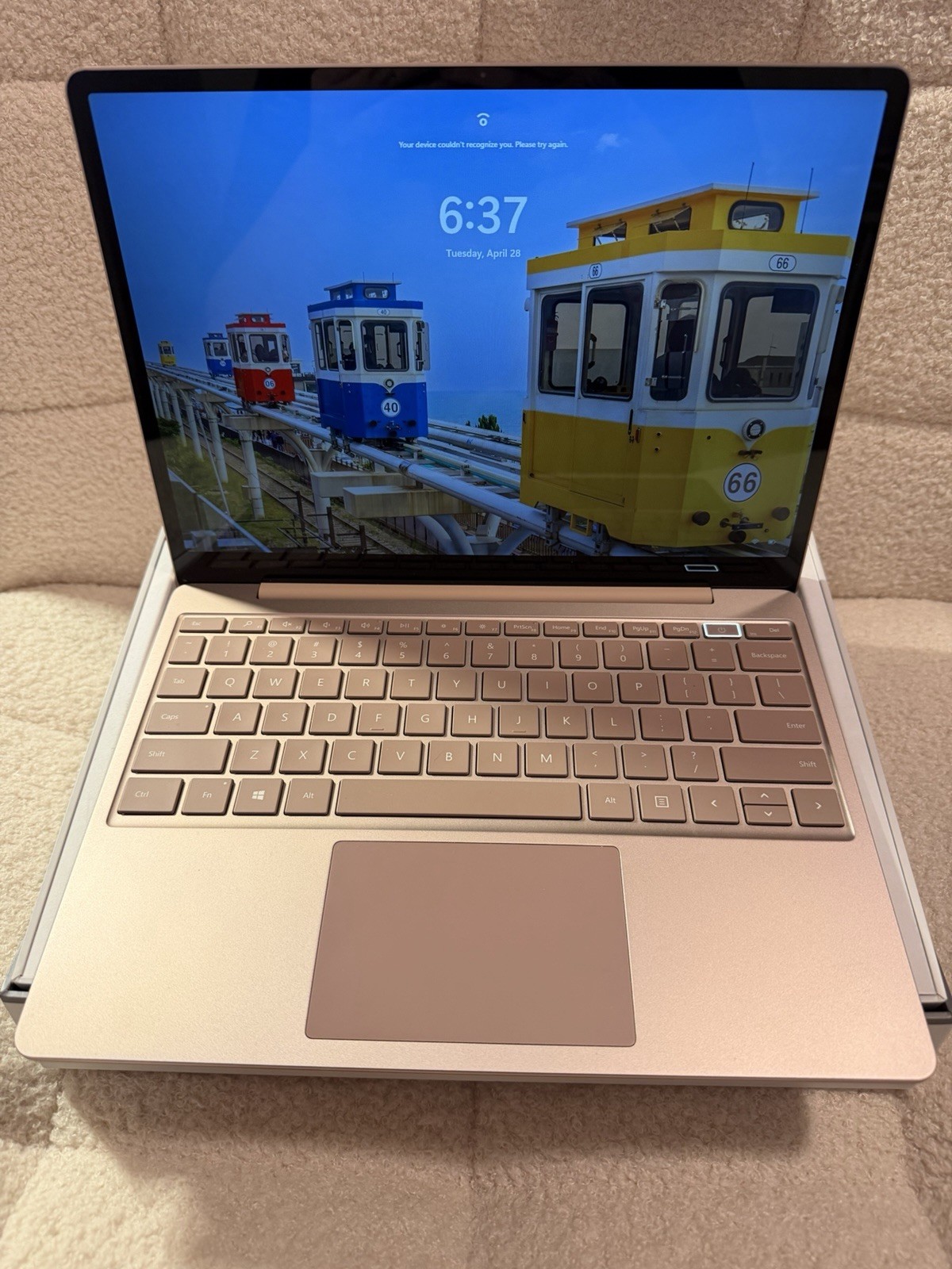 Microsoft Surface Laptop Go 12.4″ i5 8GB Windows- Sandstone