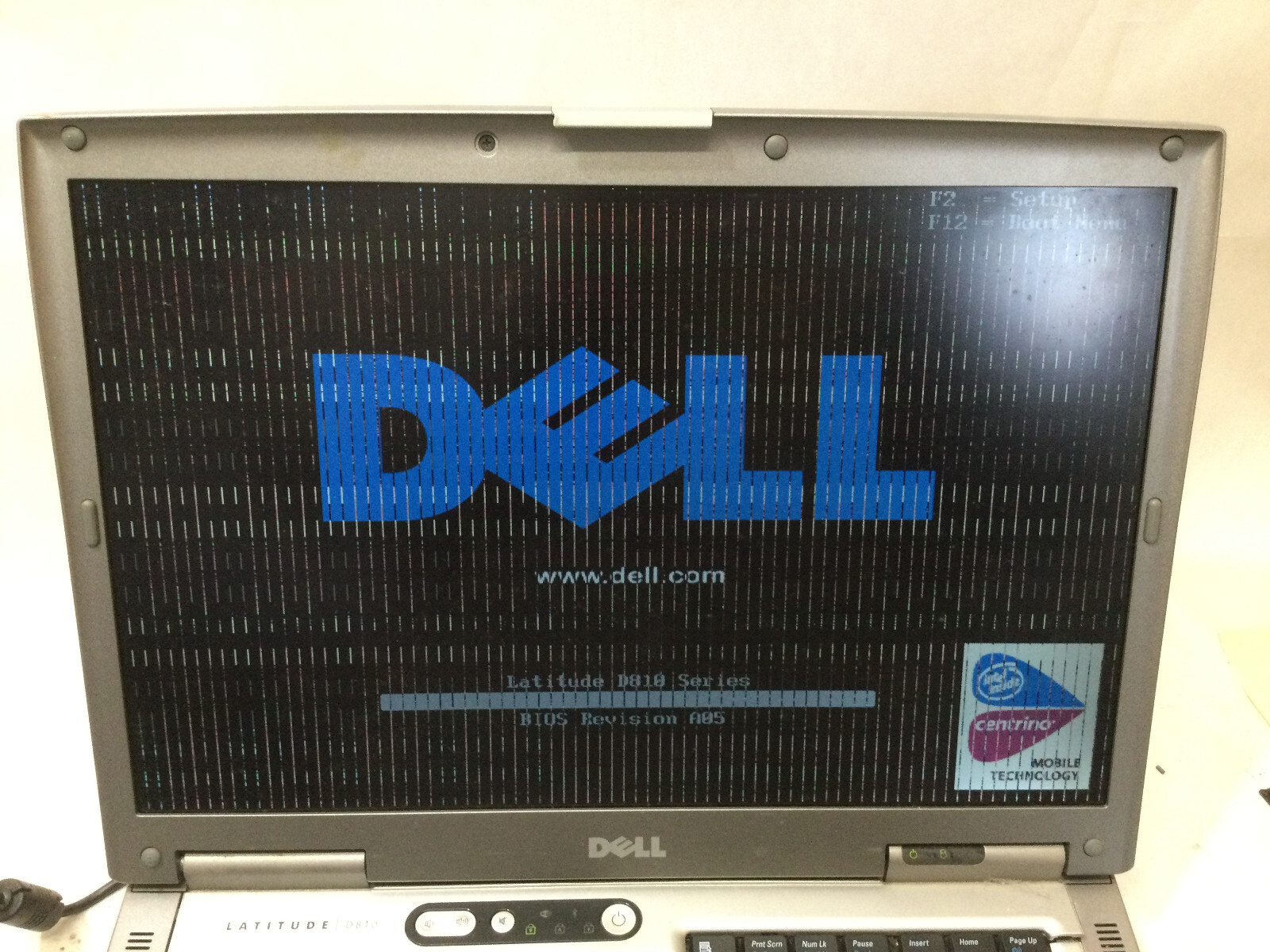 DELL LATITUDE D810 = FOR PARTS/POWERS ON- INTEL CENTRINO – READ DESCRIPTION – BB