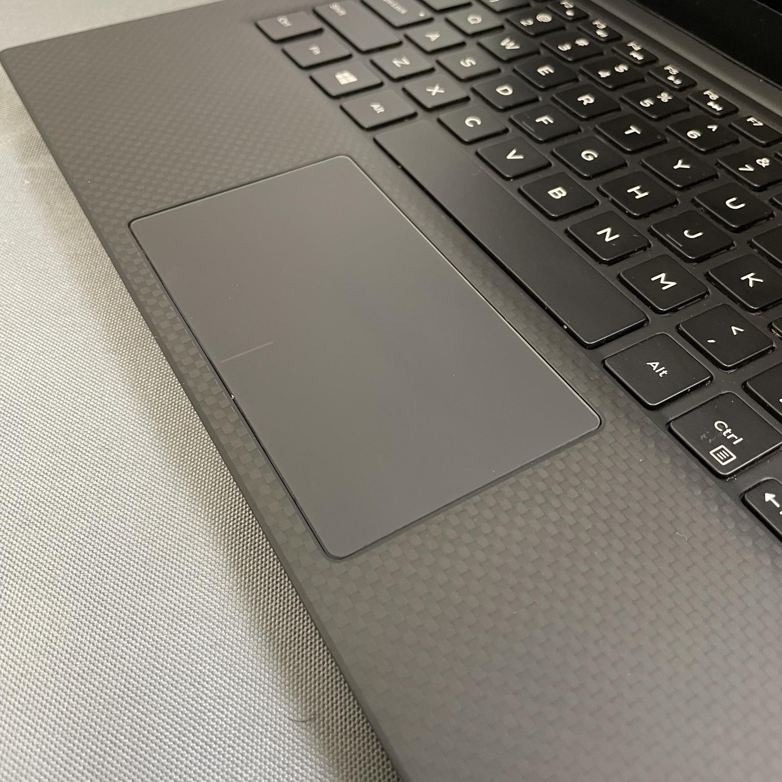 DELL XPS 13 9360, Core i7-7560U 8 GB RAM No SSD | Grade B/C (READ)