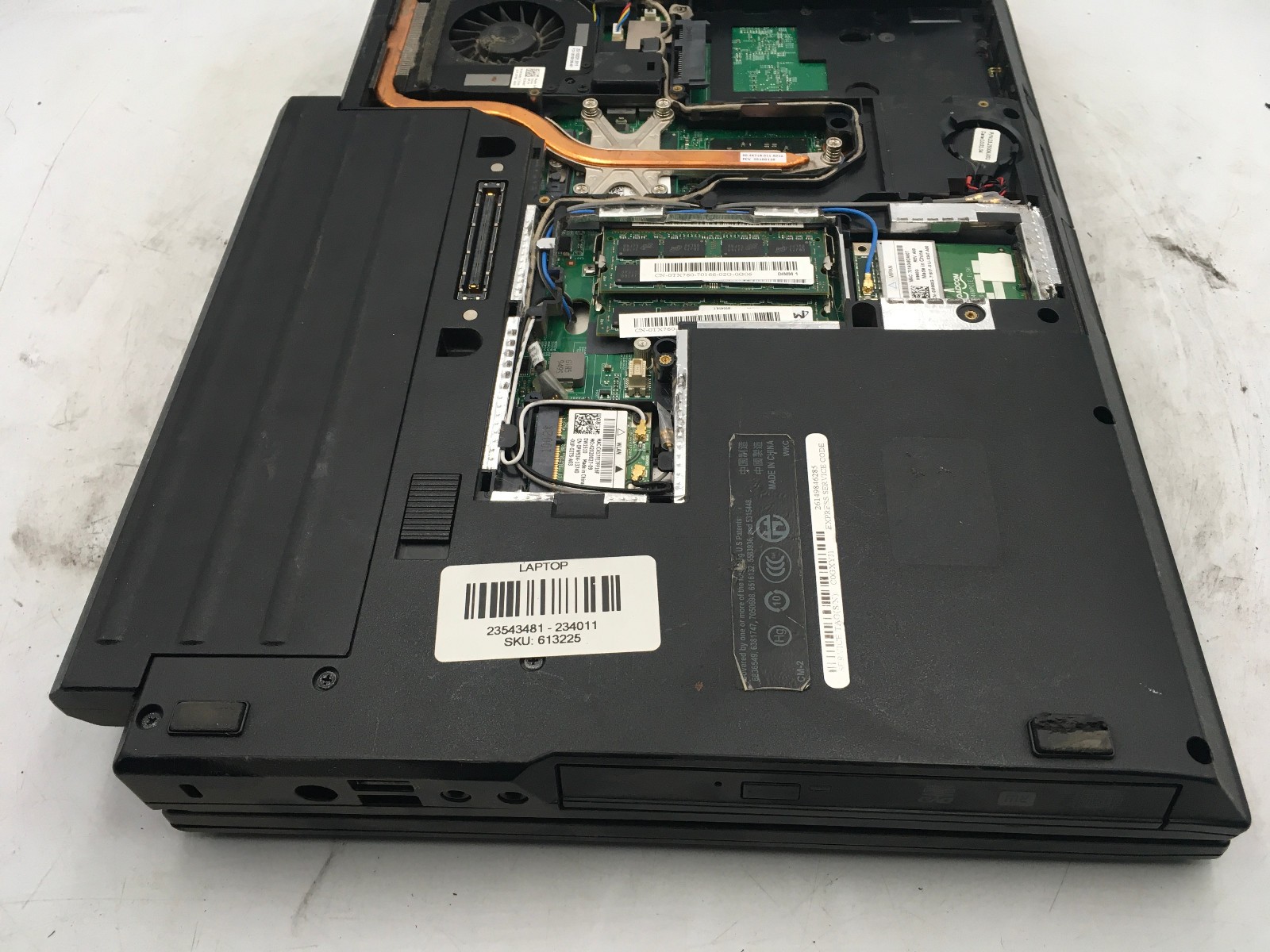 DELL LATITUDE E5400 – BOOTS TO BIOS – INTEL CORE 2 DUO P8700 – 4GB RAM -READ- BB