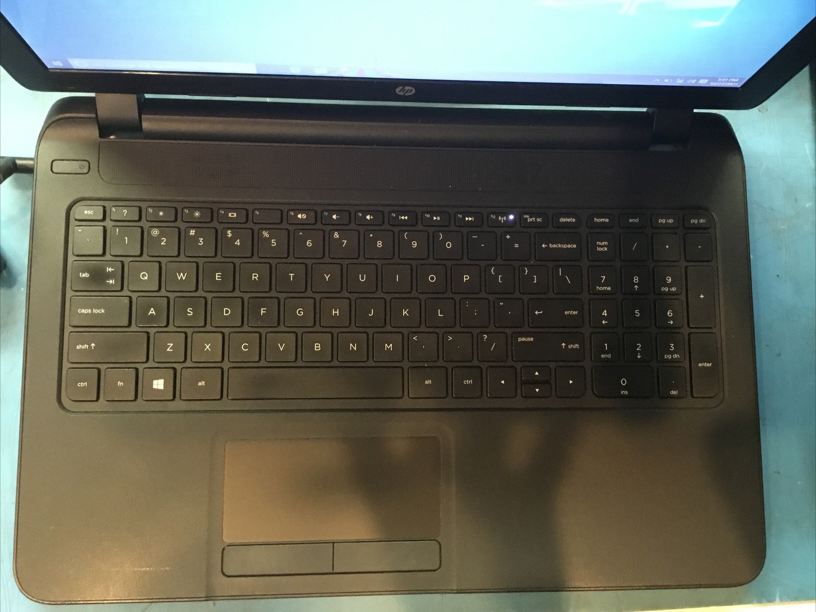 HP 15-f305dx 15.6in. (500GB, AMD, 2GHz, 4GB) Windows 10, E1