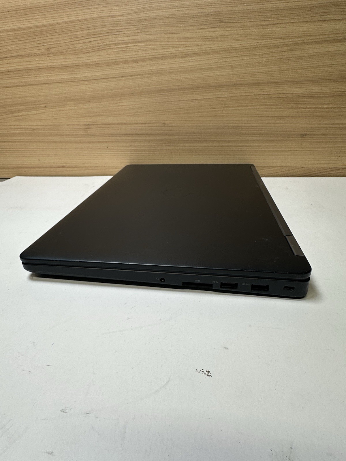 Dell Precision 3510 15″ Core i7-6820HQ 2.7GHz 4GB RAM No SSD No Power Supply