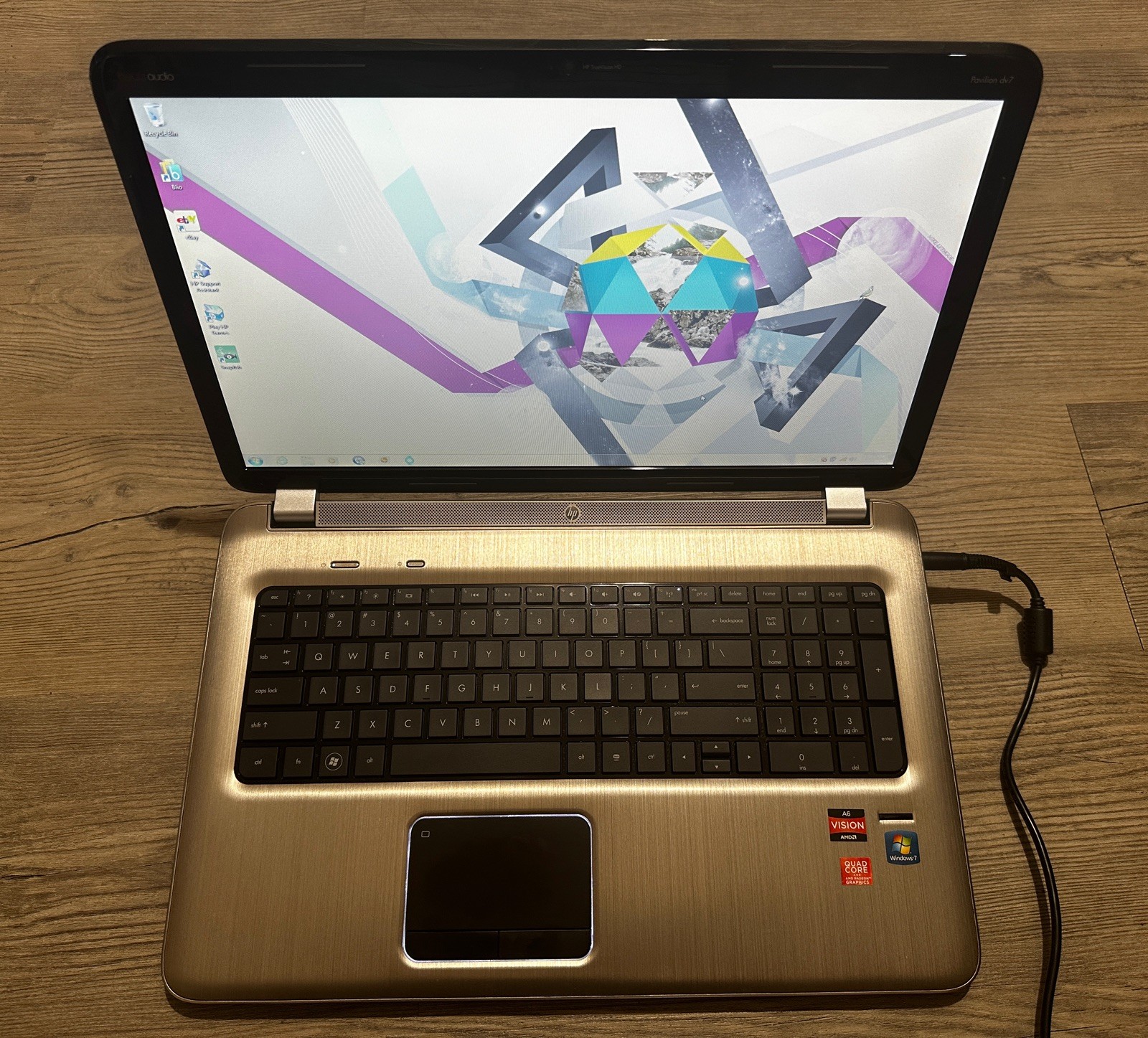 HP PAVILION DV7 AMD A6-3400M APU RADEON HD GRAPHICS 1.40GHz WIN7 8GB RAM 680GBHD