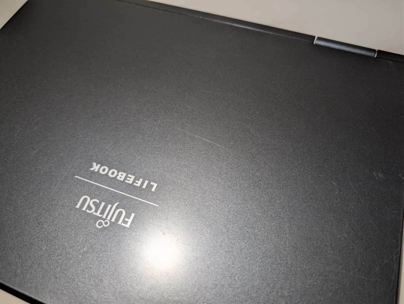 15″ FUJITSU LIFEBOOK A6120 | Core 2 Duo T8100 4GB RAM 500GB HDD | XP 32-Bit DVD