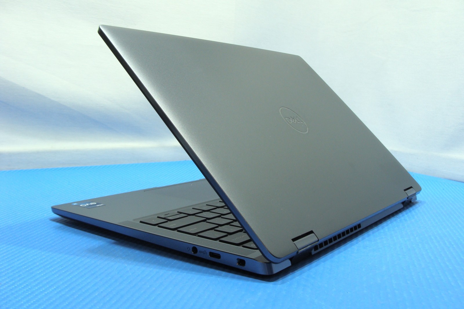 Dell Latitude 9330 13.3″ QHD+ TOUCH i7-1260U max 4.7GHz 16GB 256GB Warranty 2026