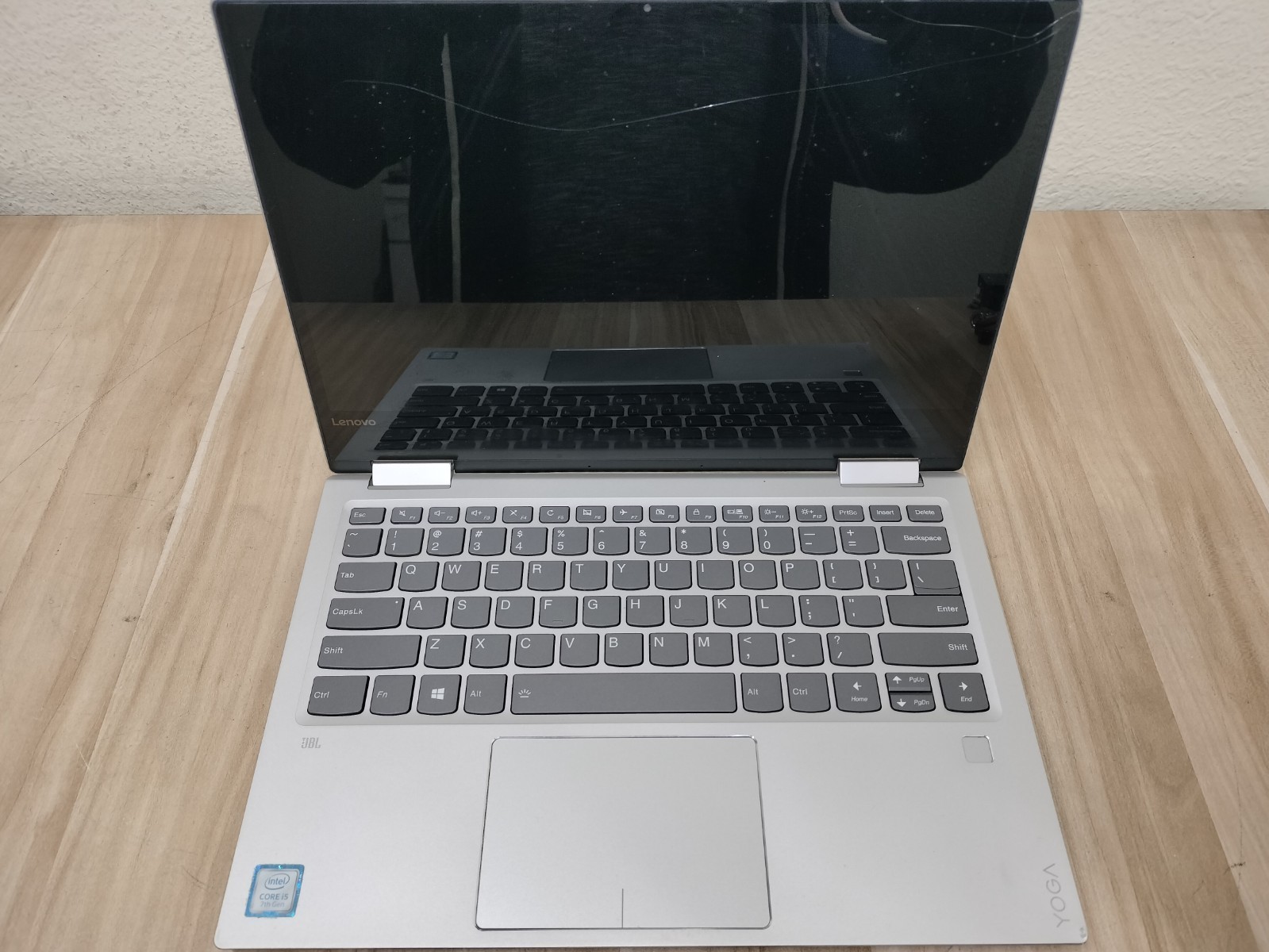 Lenovo Yoga 720-13IKB 13.3″ i5-7200U 2.5GHz 8GB RAM | NO SSD/HD/OS