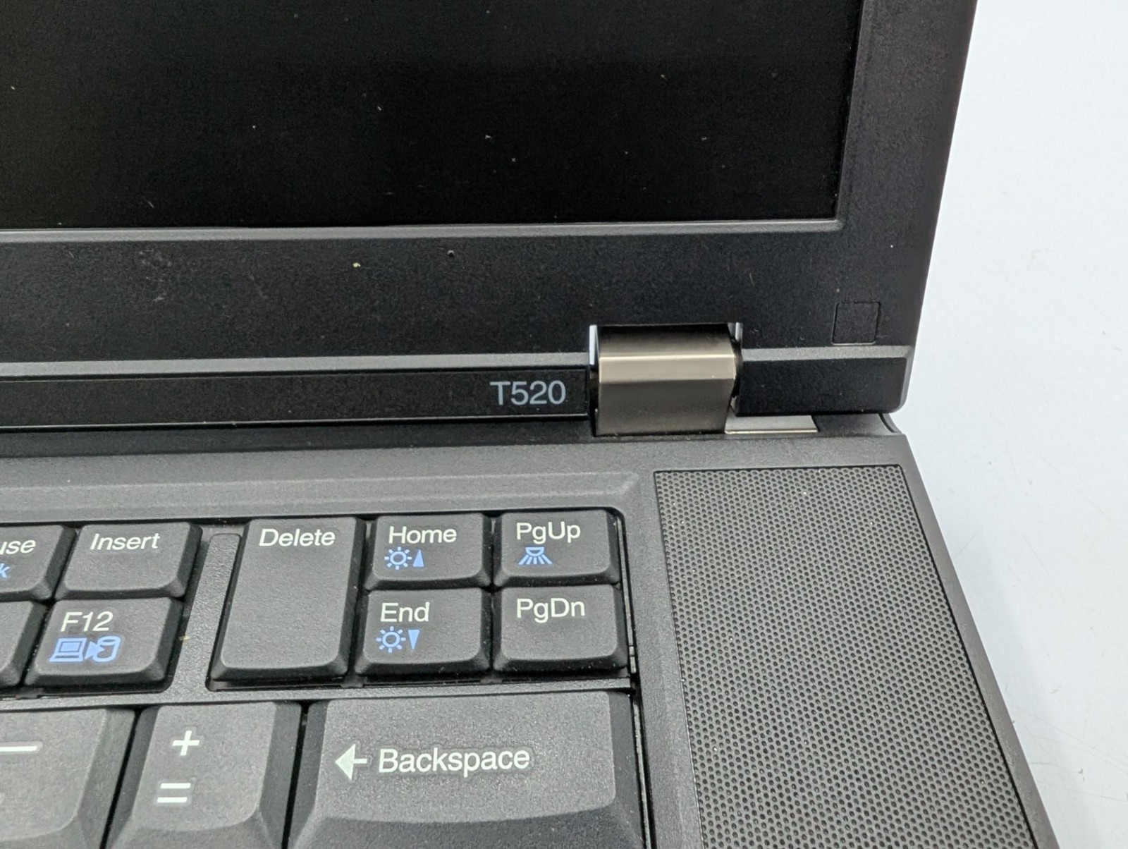 Lenovo ThinkPad T520 15.6″ Laptop i7-2630QM 4GB RAM Boots to BIOS For Parts