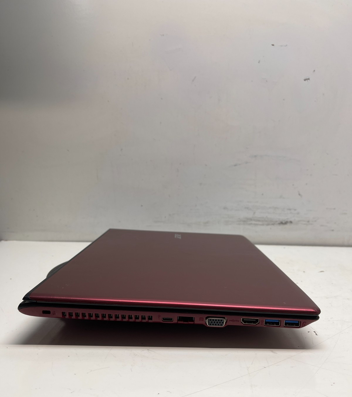 Acer Aspire E5-523 AMD A9-9410 Radeon R5 8GB NO HDD