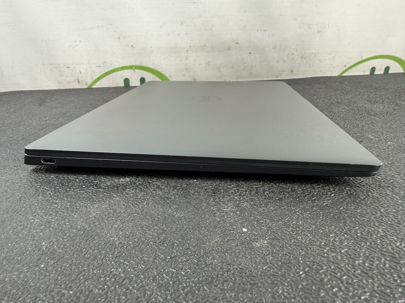 Dell XPS 9320 i7-1260P 2.5GHz 16GB DDR5 512GB NVMe Touchpad Laptop -READ