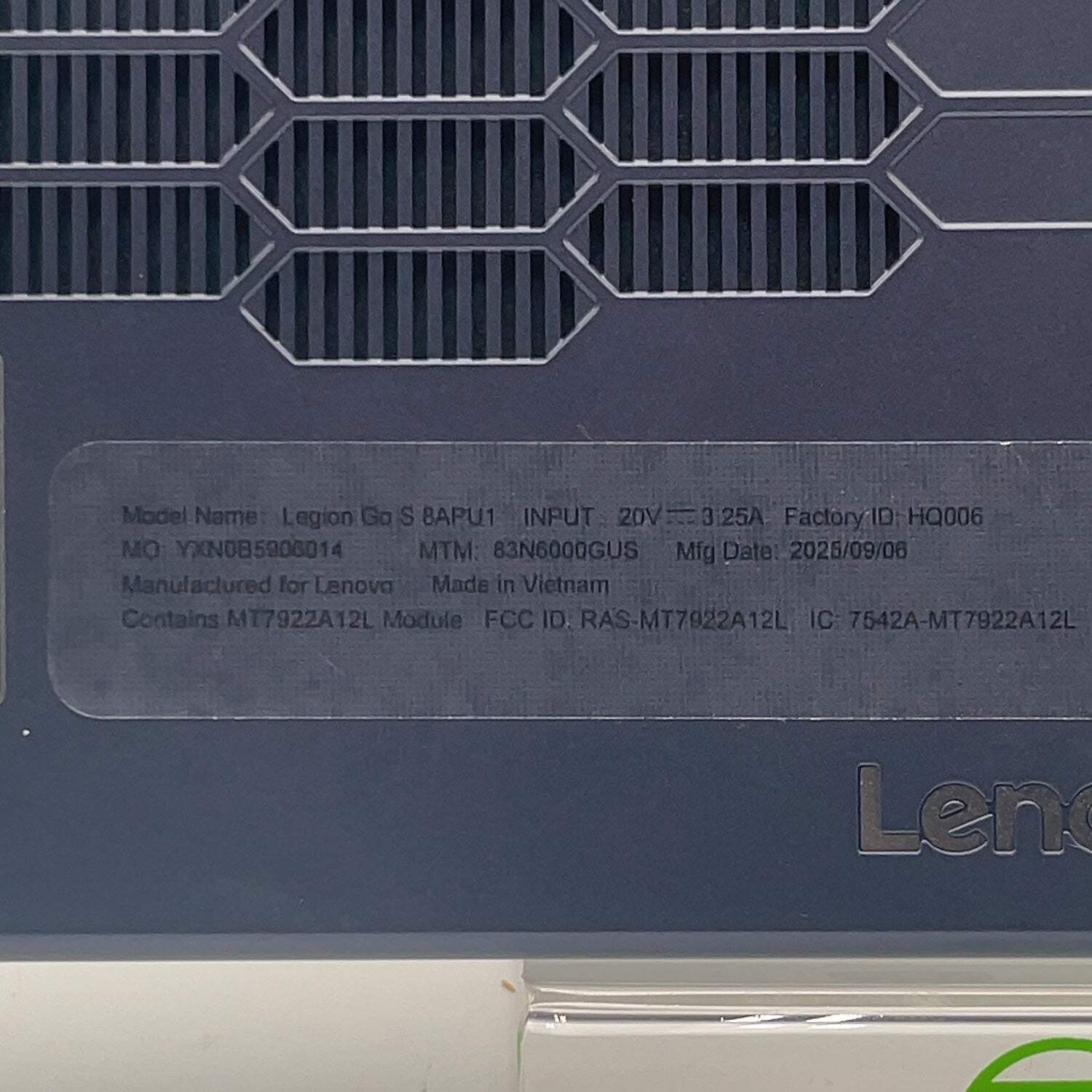 Lenovo Legion Go S 8″ AMD Ryzen Z1 Extreme 16GB RAM 1TB BLACK 83L3001VUS