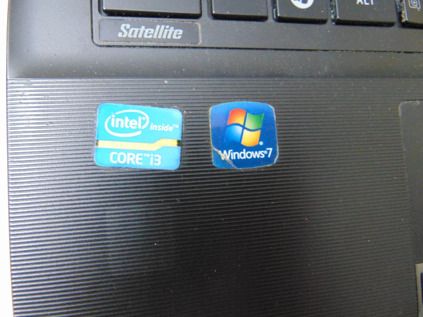 Toshiba Satellite R845-S80 Laptop i3-2310M 2.10GHZ 14″ 4GB 750GB DVD Windows 7