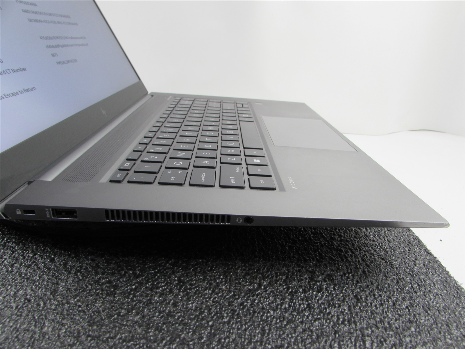 HP ZBOOK STUDIO (G8) 1920X1080 FHD I9-11950H 1TB SSD 32GB RAM RTX A3000 NO O.S