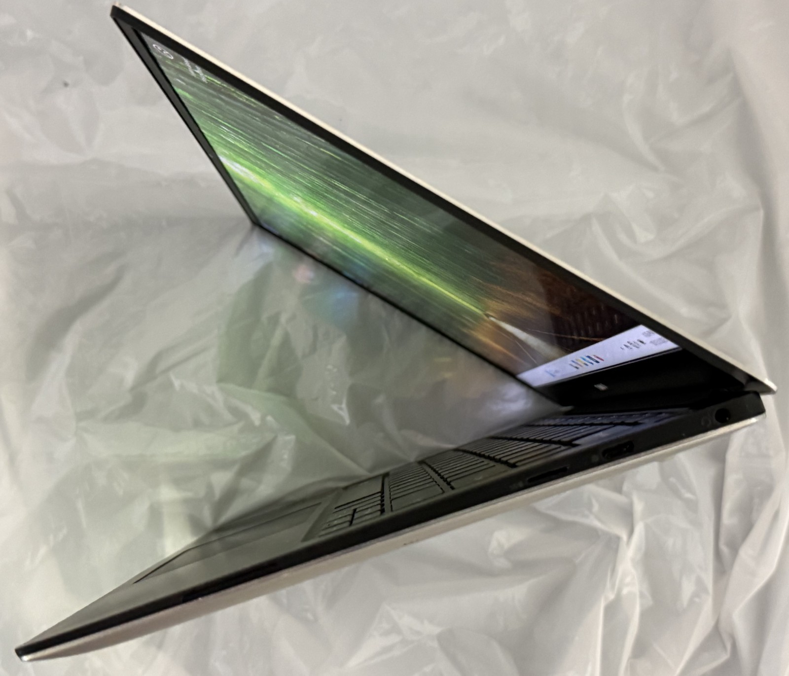 Dell XPS 13 7390 Silver FHD i5-10210U 1.60GHz 8GB RAM 1TB SSD Excellent