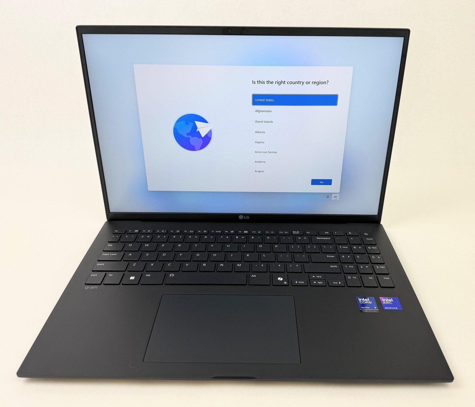 LG Gram 16Z90TL 16″ Touch Ultra 9 288V 32GB 2TB SSD W11H Thin Lightweight Laptop