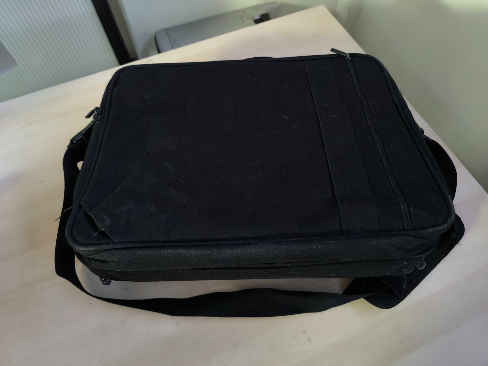 Dell Vostro 3500 i5 M520 8GB 300GB NVIDIA 310M WiFi Webcam Bag