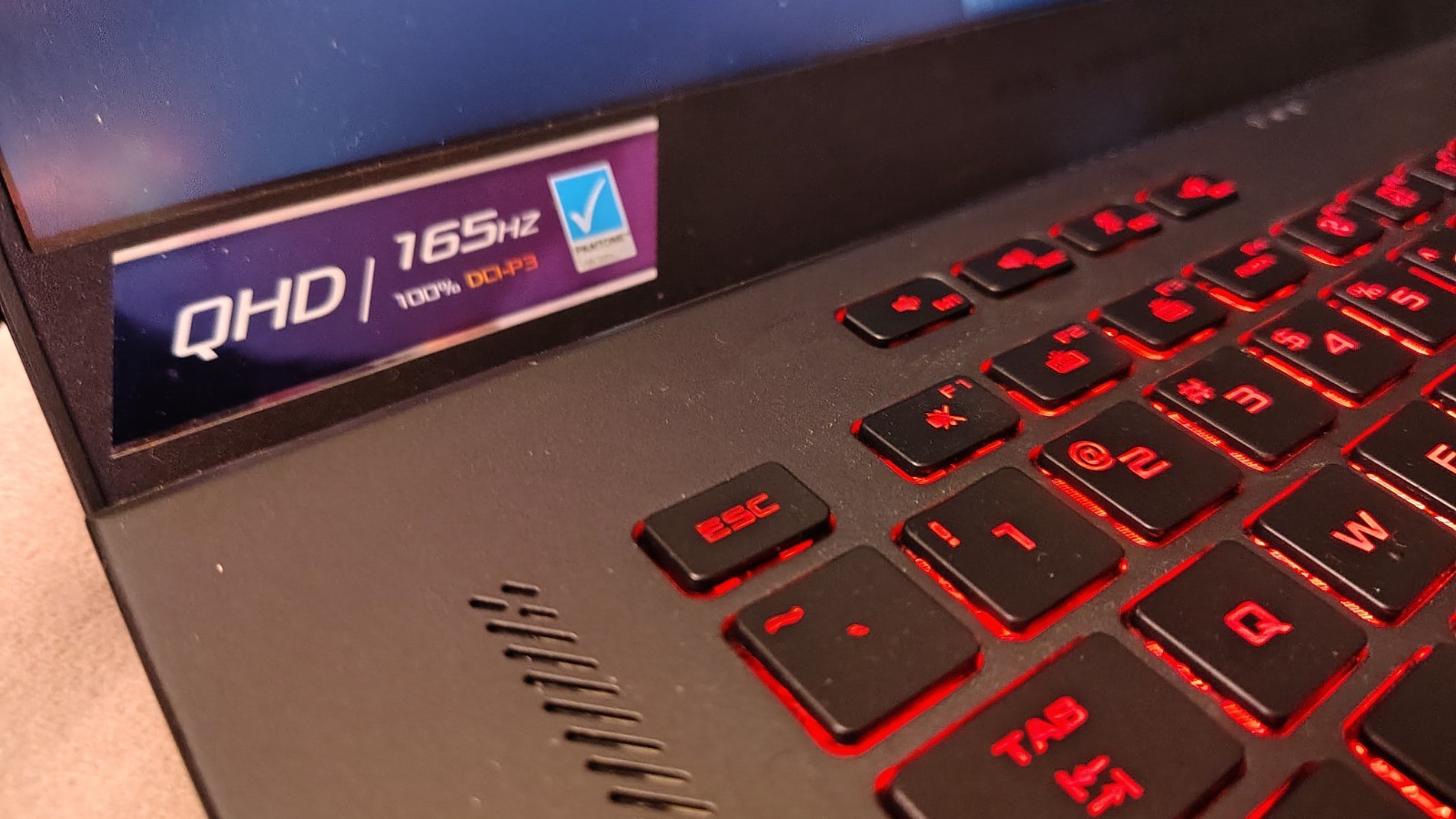 ASUS ROG Zephyrus G15 15.6″ Ryzen 9 6900HS RTX 3060 QHD 165Hz