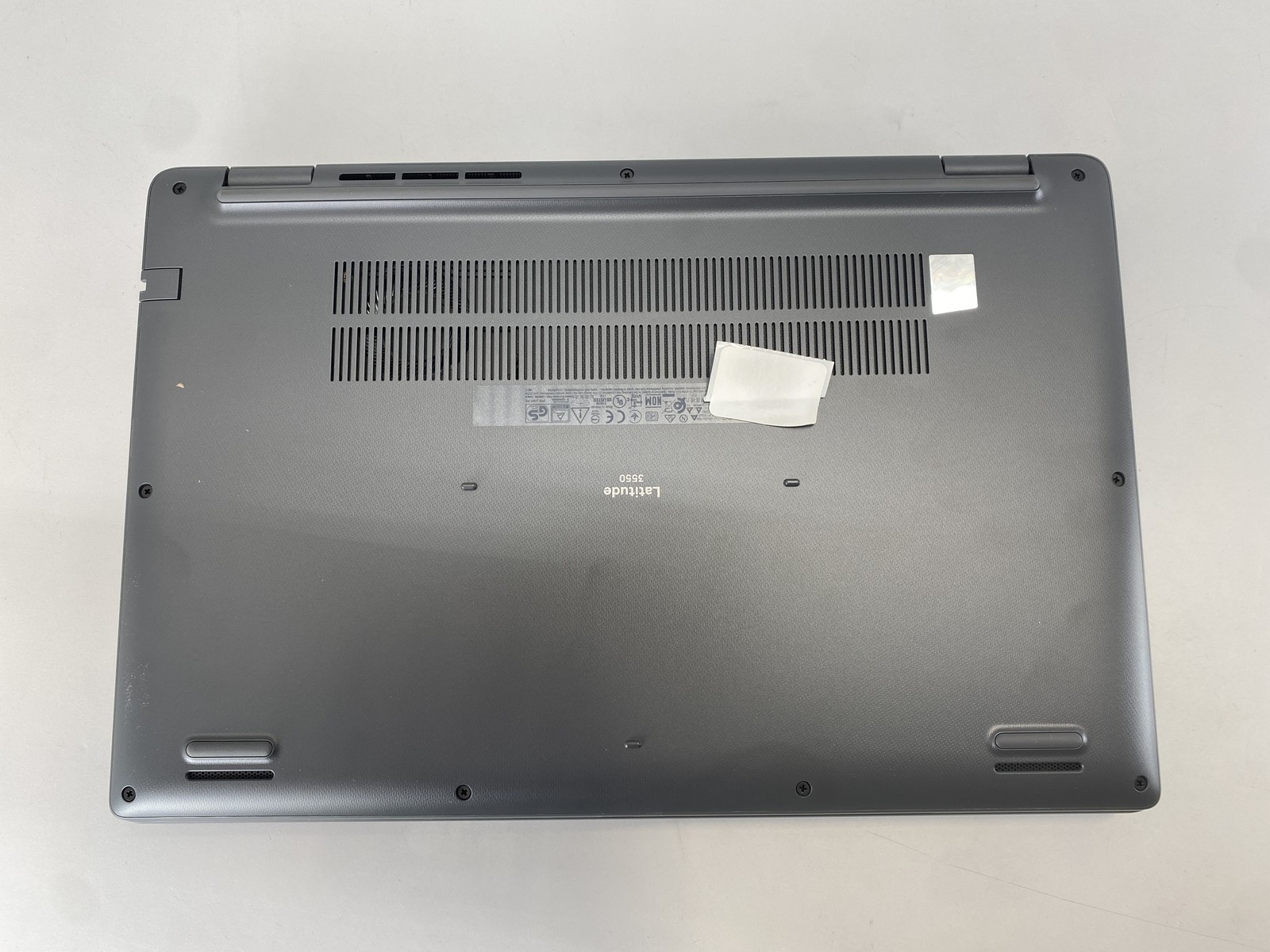 Dell Laptop Latitude 3550 15.6″ Intel Core i5-1335U 256GB – Dark Gray