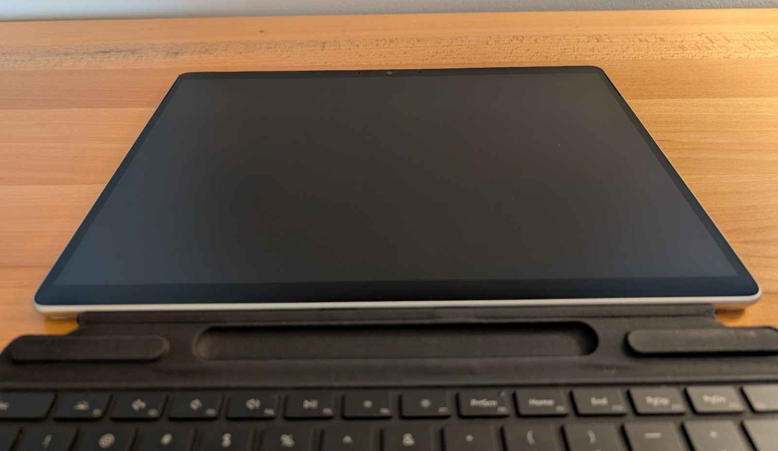Microsoft Surface Pro 8 I7-1185G7 3.0GHz, 16GB RAM, 512GB SSD, Charger, Keyboard