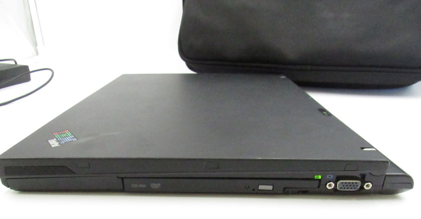 IBM ThinkPad 2373 4TU Vintage Laptop Intel Pentium M w/ Charger Bag Read