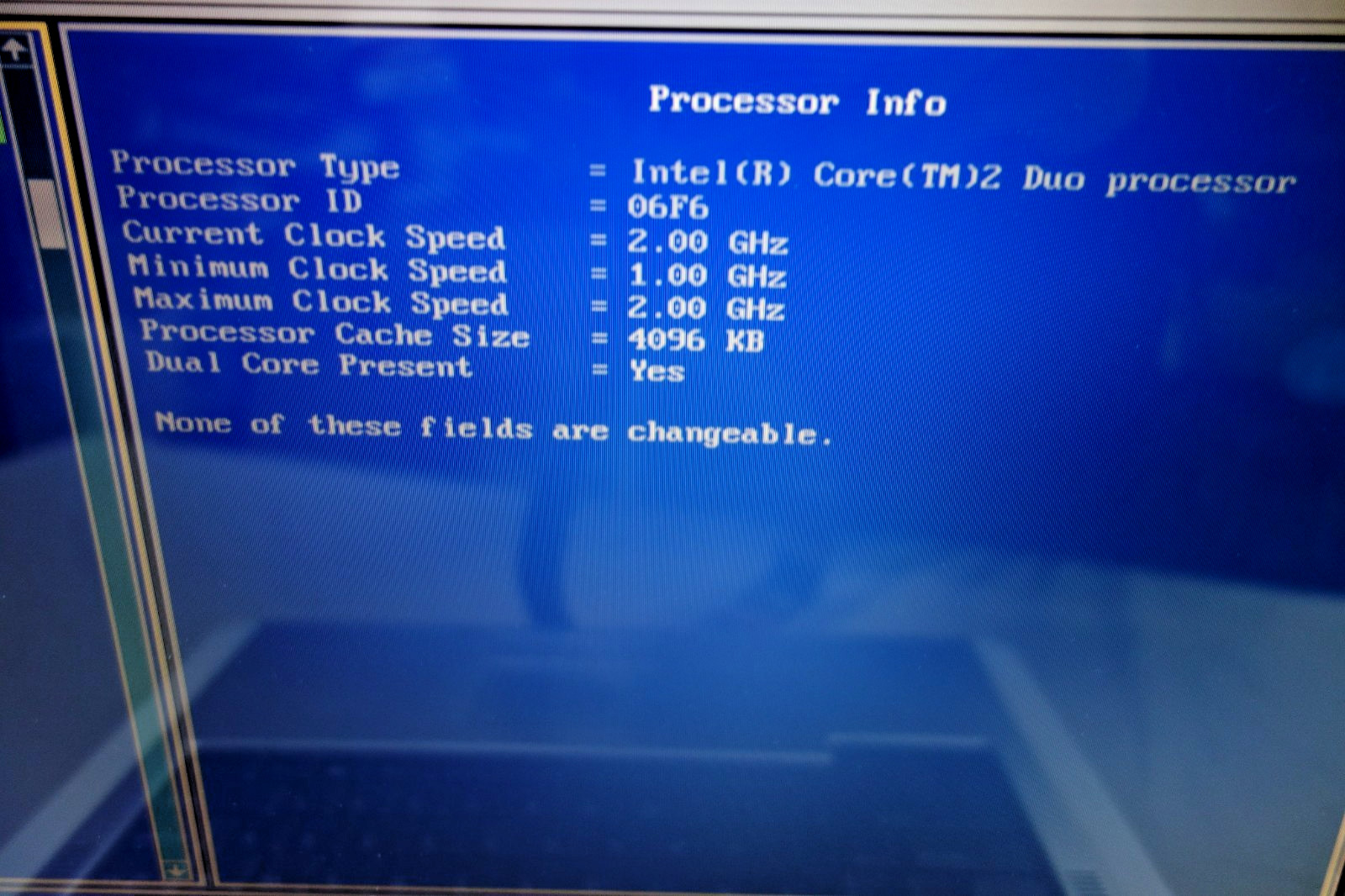 Inspiron 6400 15.4in Core 2 Duo 2 GHz 6G ram no HDD no charger for parts repair