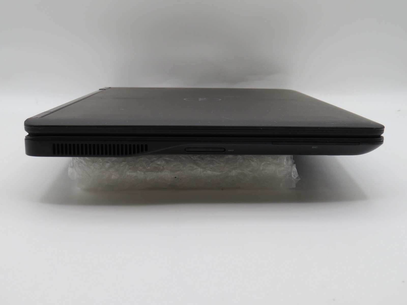 Dell Latitude E7450 | i5-5300U @ 2.3GHz | 4GB DDR3 | 256GB m2 SATA | HD 5500 | 1