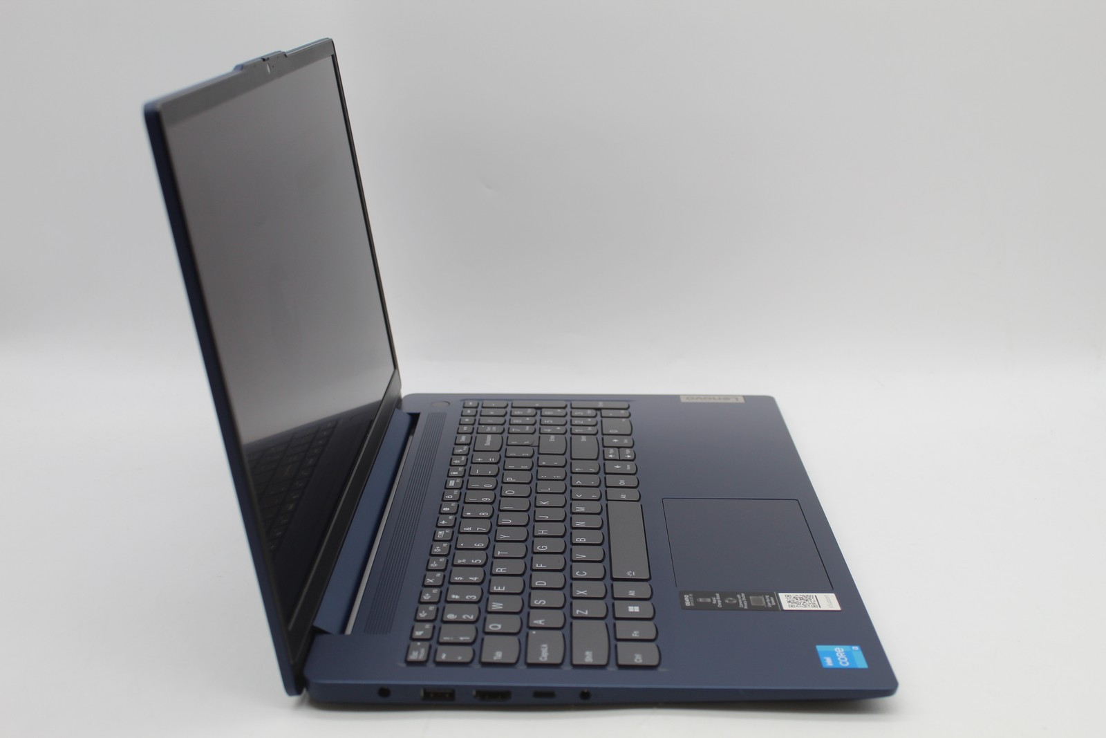 Lenovo IdeaPad Slim 3 15IRU8 Core i3-1315U 1.2GHz 8GB 256GB SSD PC1795862